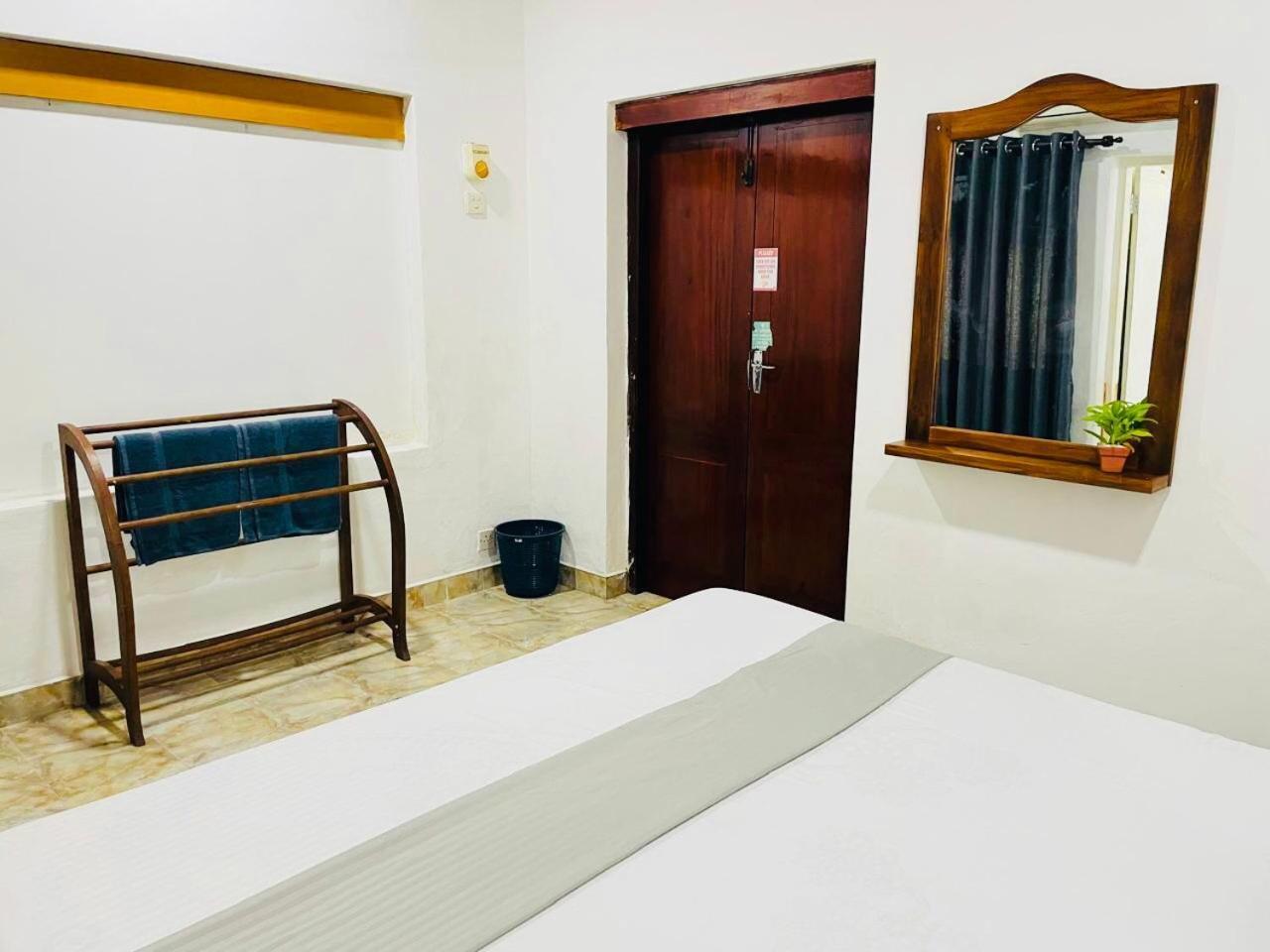 Hotel The Beez Negombo Exterior foto